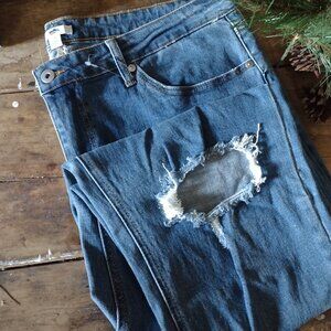 NEW ! Men's distressed blue jeans  BP brand